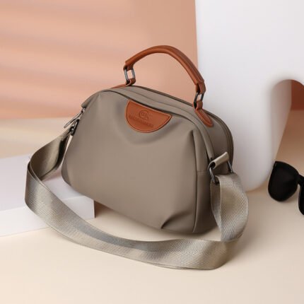 Portable Nylon Cloth with Cowhide Shoulder Bag (Gray)